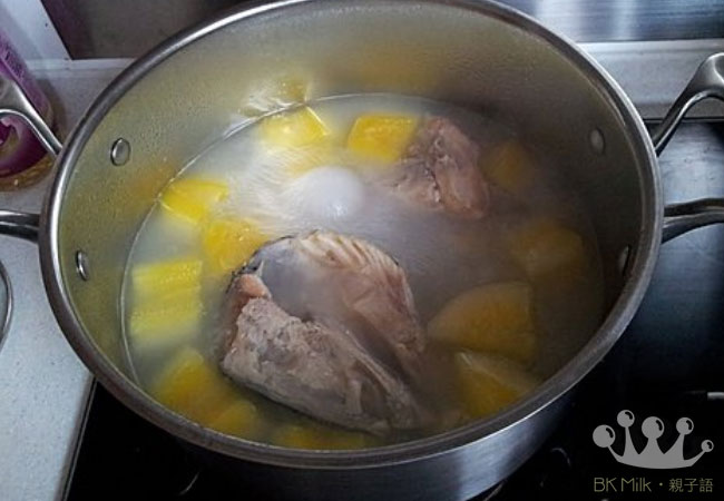 母乳媽媽自家湯:三文魚頭木瓜湯