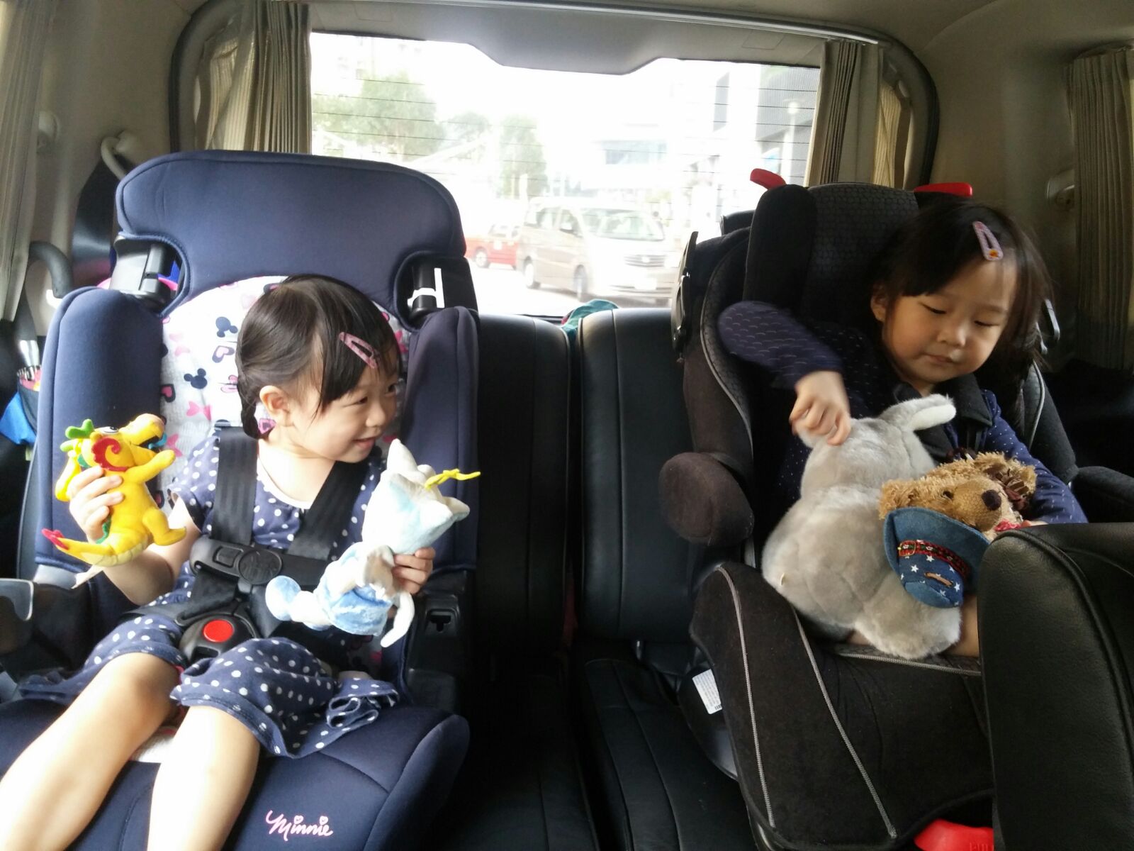 【兒童汽車安全椅】讓寶寶愛上坐car seat 2個妙法