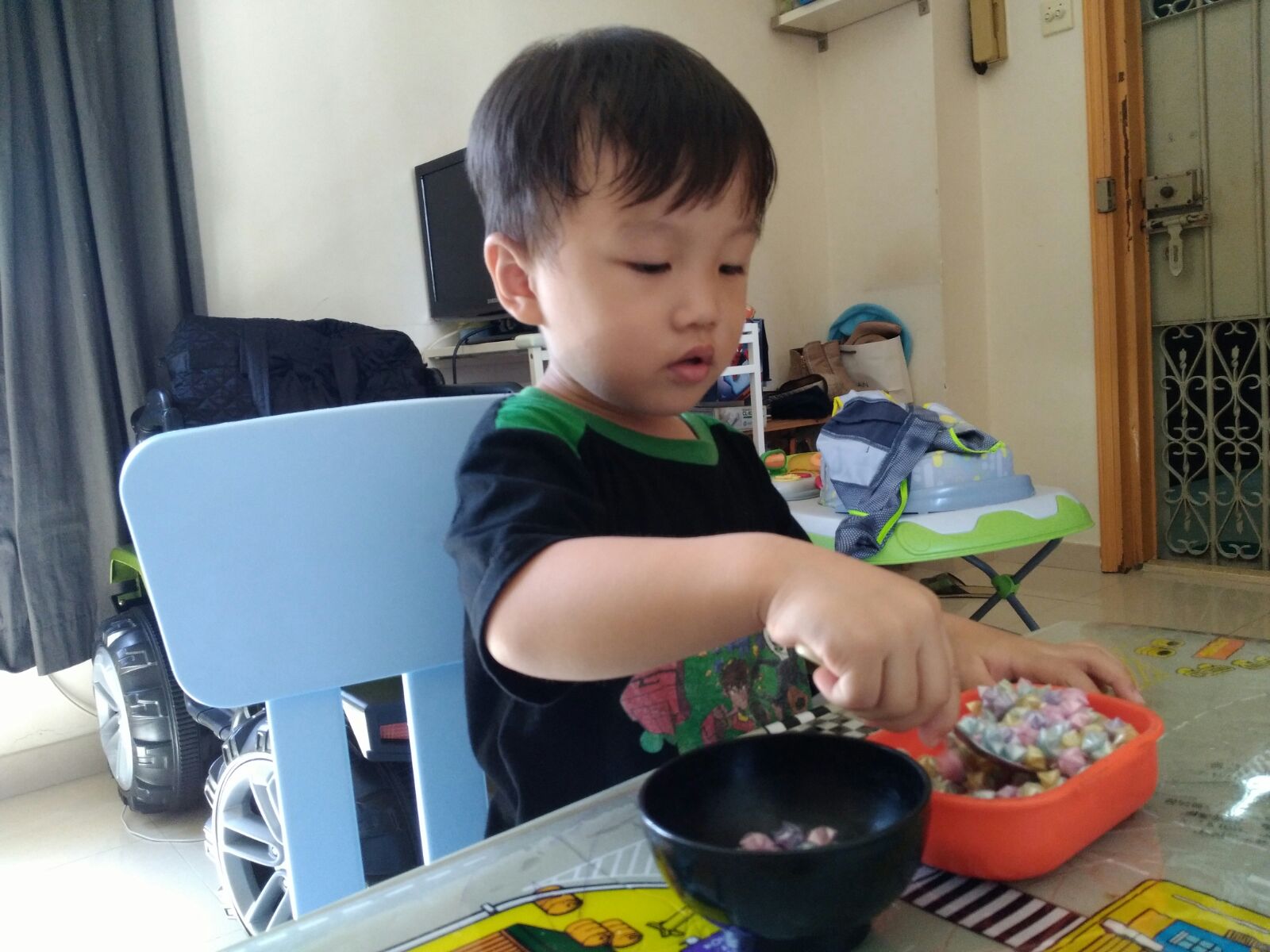 【揀幼稚園】到底...我應該讓小孩享受童年?還是早早為未來準備?