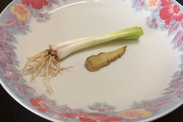 簡單見效止鼻水感冒小偏方※薑片蔥白水