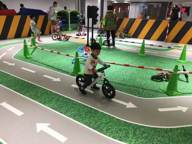 【新場試玩】室內兒童單車場MOOVE