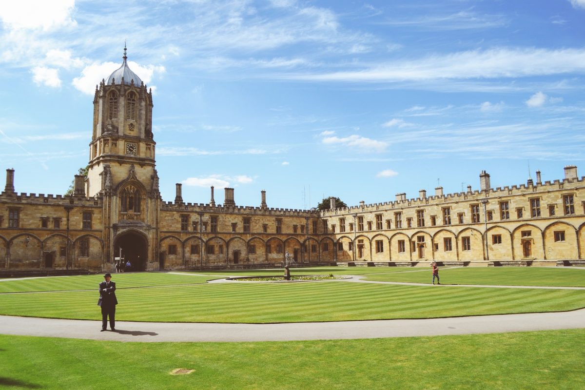 2019英國升學揮手區 - 英國大學聯招 (UCAS)的申請時間表