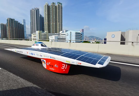 【一睹真面目】全港首架行駛香港高速公路太陽能車