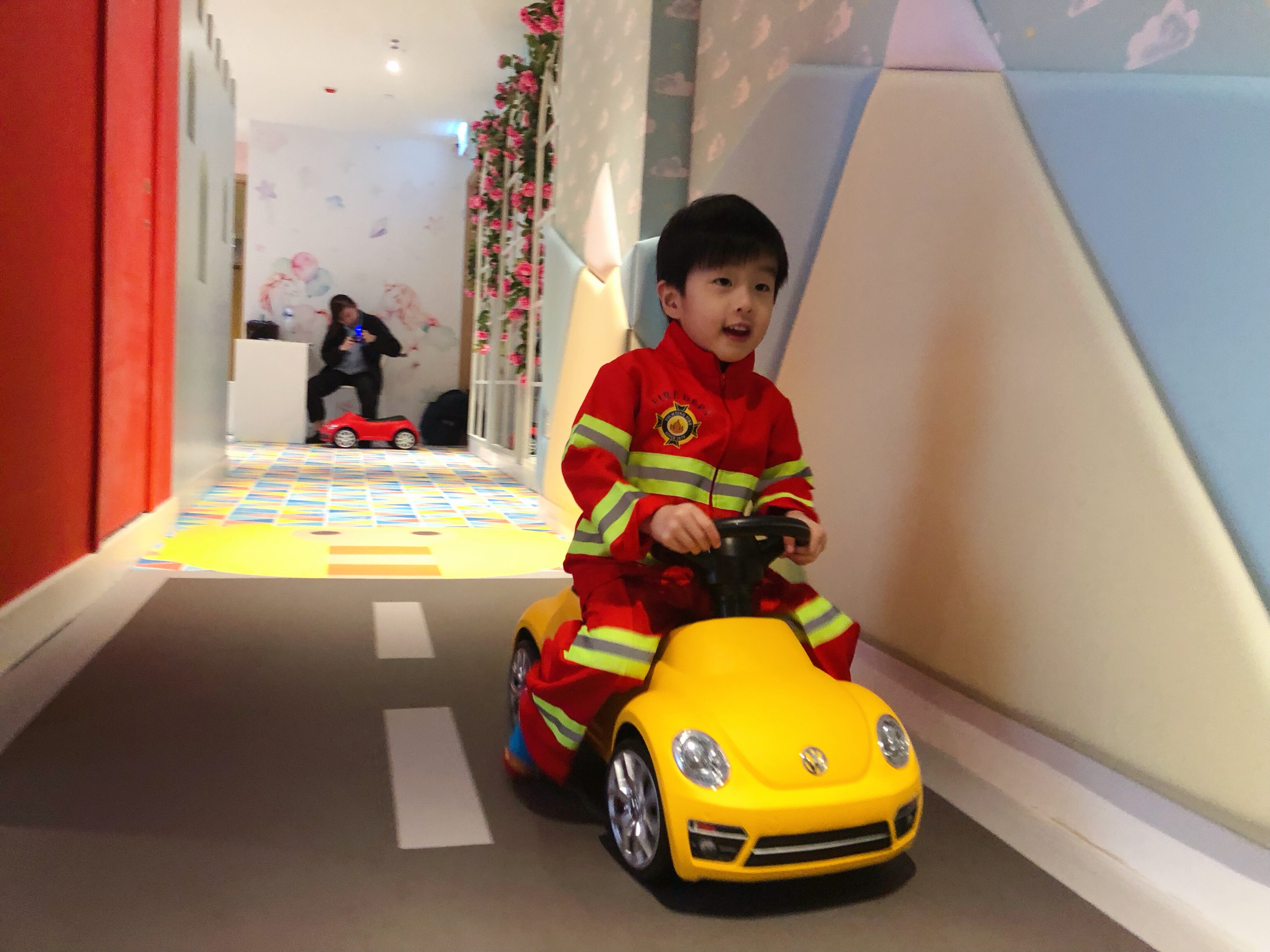【親子好去處】全新開幕超高質遊戲室之迷你市集x消防局x公主城堡x波波池