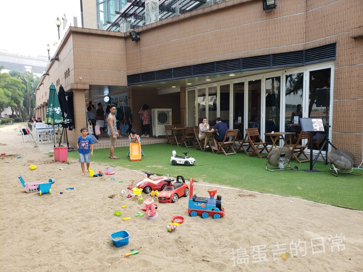 【親子餐廳】提供沙灘玩具既親子餐廳　兩手fingfing黎玩沙？
